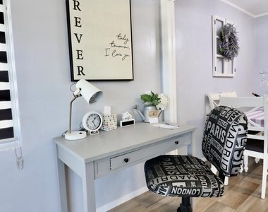 1216 Brookhaven Drive - Photo Thumbnail 7