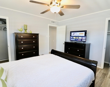 1216 Brookhaven Drive - Photo Thumbnail 22