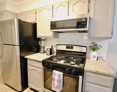 1216 Brookhaven Drive - Photo Thumbnail 12