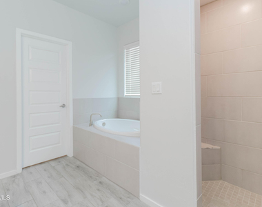 12832 Haxby Street - Photo Thumbnail 30