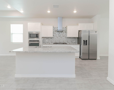 12832 Haxby Street - Photo Thumbnail 17