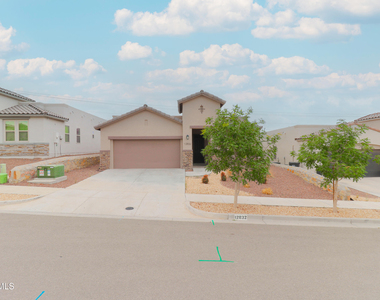 12832 Haxby Street - Photo Thumbnail 5