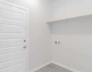 12832 Haxby Street - Photo Thumbnail 34