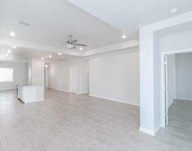 12832 Haxby Street - Photo Thumbnail 11