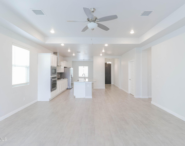 12832 Haxby Street - Photo Thumbnail 14