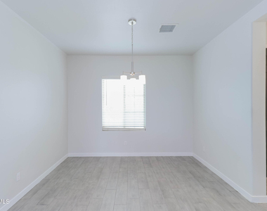 12832 Haxby Street - Photo Thumbnail 15
