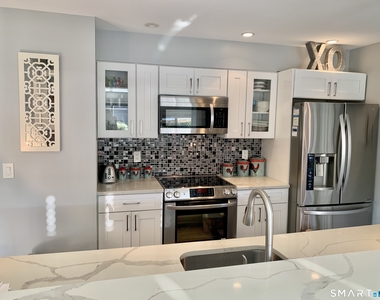 1465 Putnam Avenue - Photo Thumbnail 10