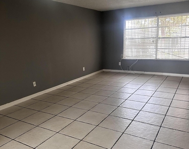 6700 Escondido Drive - Photo Thumbnail 7