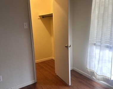 6700 Escondido Drive - Photo Thumbnail 13