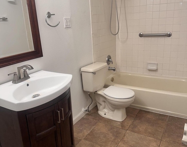 6700 Escondido Drive - Photo Thumbnail 15