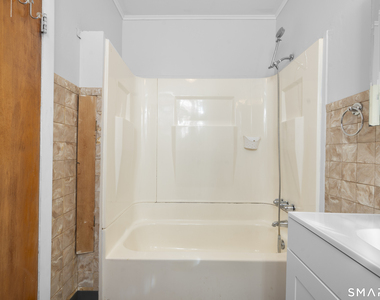 48 Anderson Street - Photo Thumbnail 3