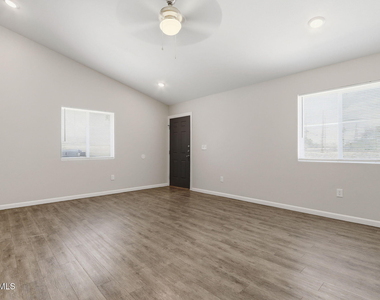 8761 Lawson Street - Photo Thumbnail 8