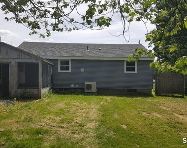 381 Merrow Road - Photo Thumbnail 2