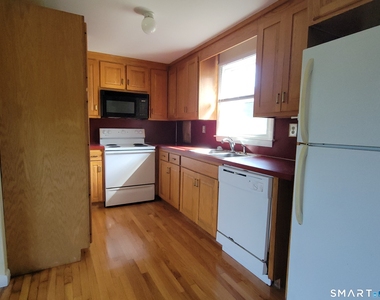 381 Merrow Road - Photo Thumbnail 8