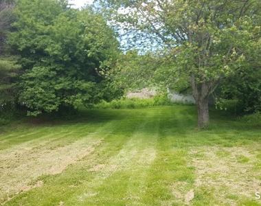 381 Merrow Road - Photo Thumbnail 3