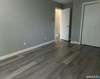 371 Emmett Street - Photo Thumbnail 14