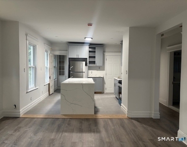 1483 W Broad Street - Photo Thumbnail 6