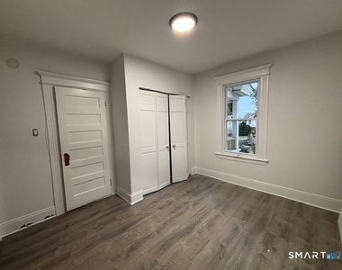 1483 W Broad Street - Photo Thumbnail 4