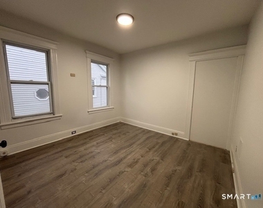 1483 W Broad Street - Photo Thumbnail 5