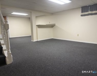 453 Robin Court - Photo Thumbnail 11