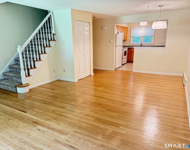 453 Robin Court - Photo Thumbnail 17