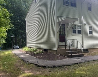 453 Robin Court - Photo Thumbnail 2