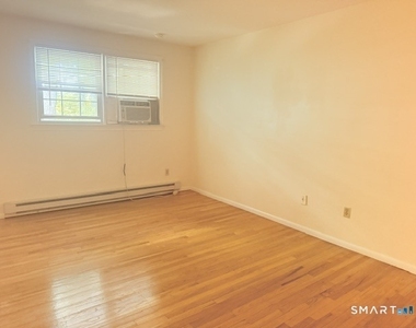 453 Robin Court - Photo Thumbnail 8
