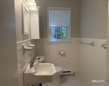 453 Robin Court - Photo Thumbnail 5