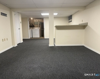453 Robin Court - Photo Thumbnail 13