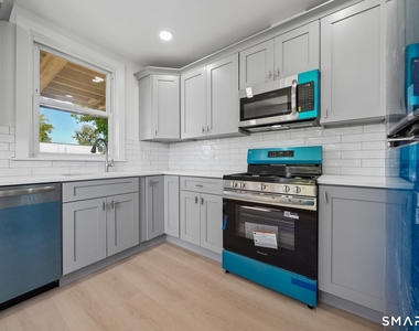 41 Southfield Avenue - Photo Thumbnail 6