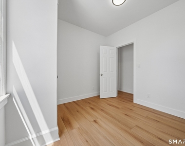 41 Southfield Avenue - Photo Thumbnail 9