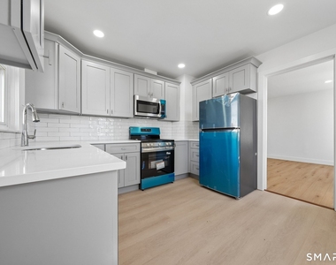 41 Southfield Avenue - Photo Thumbnail 7