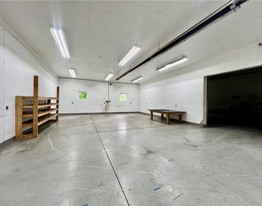 4617 New Castle Rd - Photo Thumbnail 1
