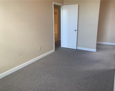 1209 W North Ave - Photo Thumbnail 11