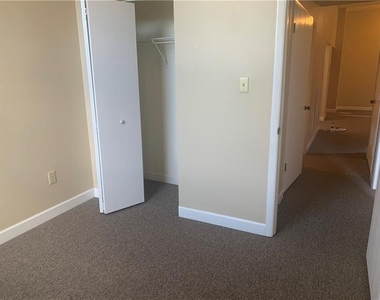 1209 W North Ave - Photo Thumbnail 4