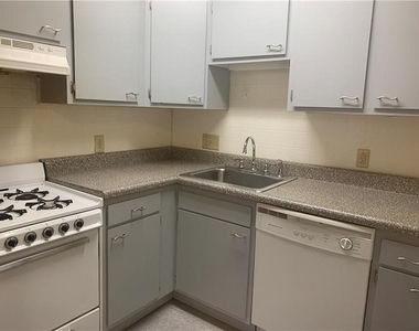 1209 W North Ave - Photo Thumbnail 7
