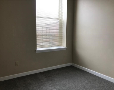 1209 W North Ave - Photo Thumbnail 15