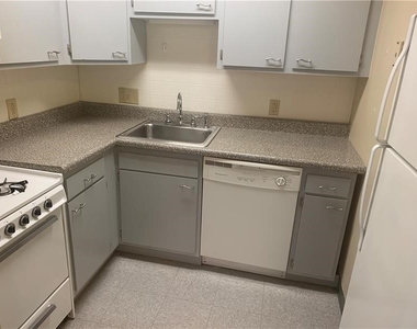 1209 W North Ave - Photo Thumbnail 6