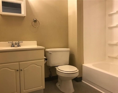 1209 W North Ave - Photo Thumbnail 8