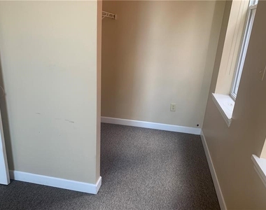1209 W North Ave - Photo Thumbnail 10