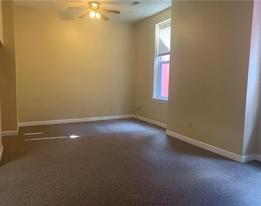 1209 W North Ave - Photo Thumbnail 3