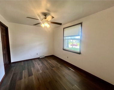 419 E Fairmont Ave - Photo Thumbnail 5