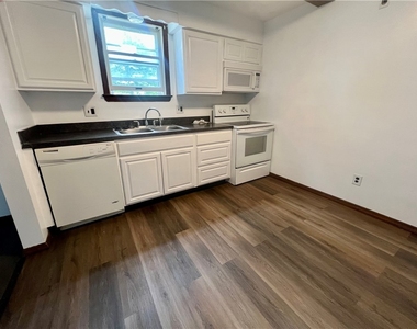 419 E Fairmont Ave - Photo Thumbnail 3