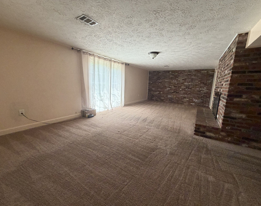 114 Westbury Drive - Photo Thumbnail 20
