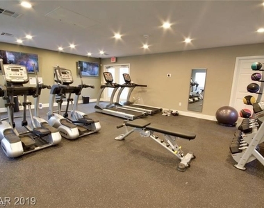 4200 S Valley View Boulevard - Photo Thumbnail 18