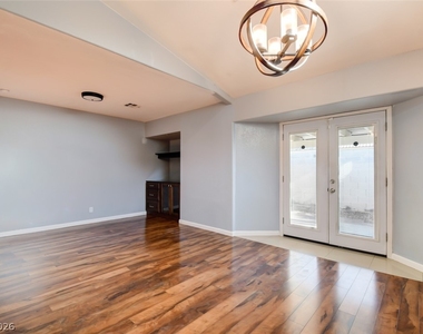 8316 Vantare Court - Photo Thumbnail 7