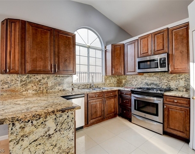 8316 Vantare Court - Photo Thumbnail 10