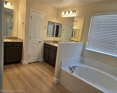 2715 Hammetts Landing Walk - Photo Thumbnail 26
