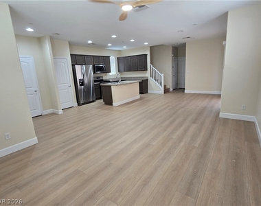 2715 Hammetts Landing Walk - Photo Thumbnail 2