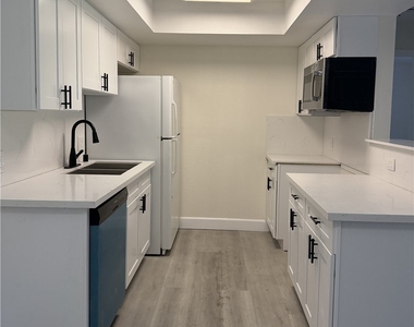 4200 Valley View Boulevard - Photo Thumbnail 1